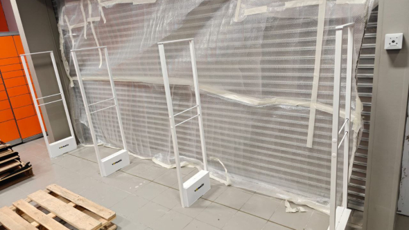 Магазин DNS, г. Москва, ТЦ Домодедовский - проход 450 см