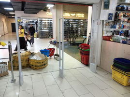 Магазин Смешные цены, г. Москва, ул. Шарикоподшипниковская 11 стр 5 - проход 140 см