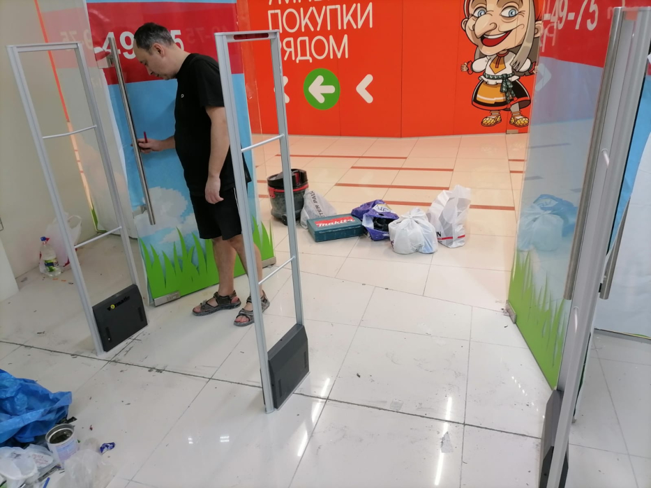 Магазин VARVARA kids, г. Екатеринбург, ТРЦ Омега - проход 2 метра0