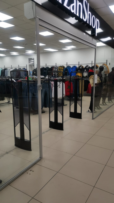Магазин Arzan Shop, г. Омск, ТЦ АТ-Маркет - проход 280 см1