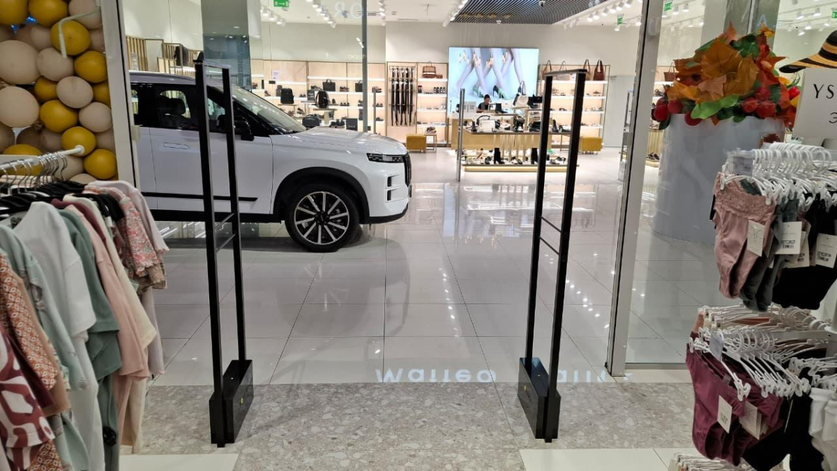 Магазин YSABEL MORA, г. Таганрог, ТРЦ Мармелад - проход 2 метра3