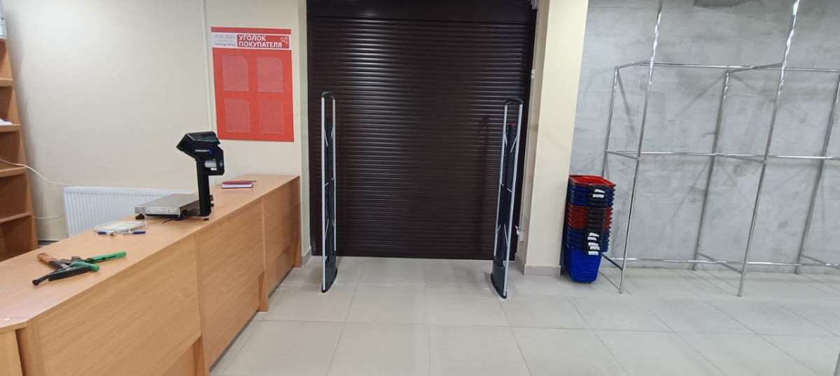 Секонд-хенд Лондон, г. Смоленск, ул. Багратиона 51/12  - проход 180 см0