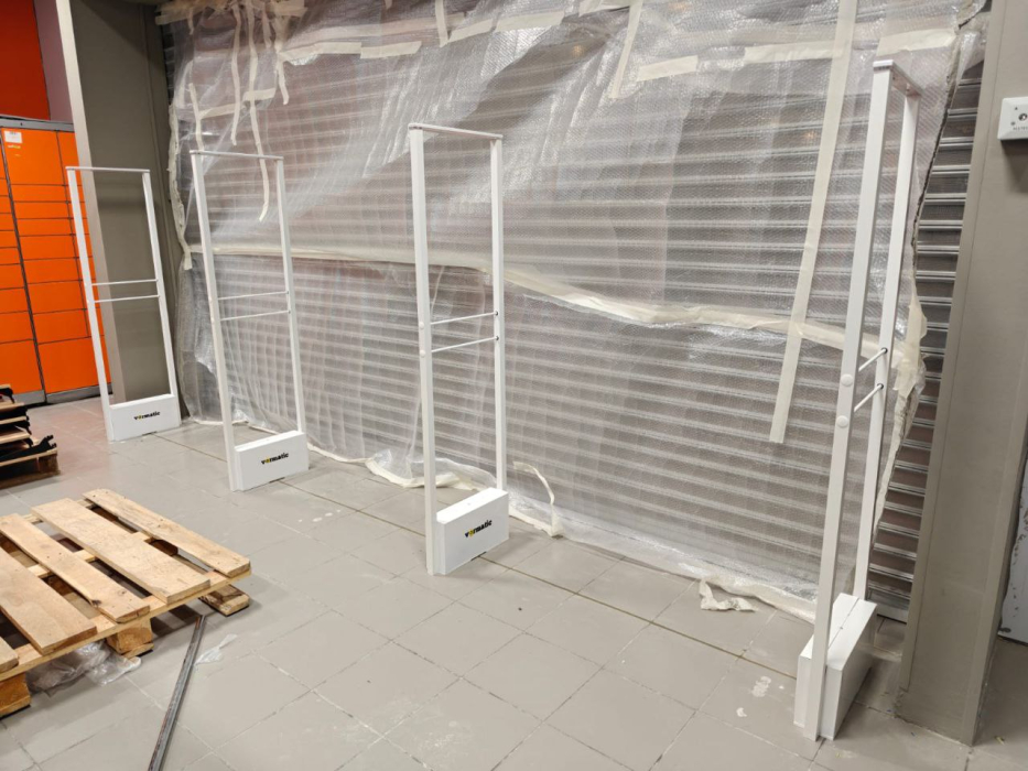 Магазин DNS, г. Москва, ТЦ Домодедовский - проход 450 см1