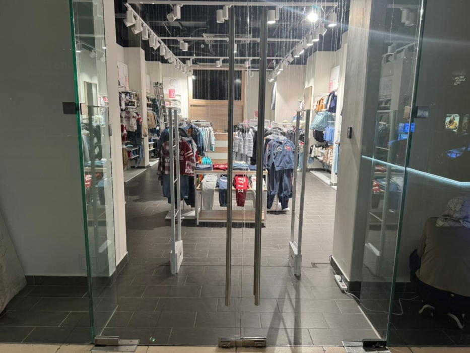 Магазин Original Marines, г. Сочи, ТРЦ МореМолл - проход 180 см3