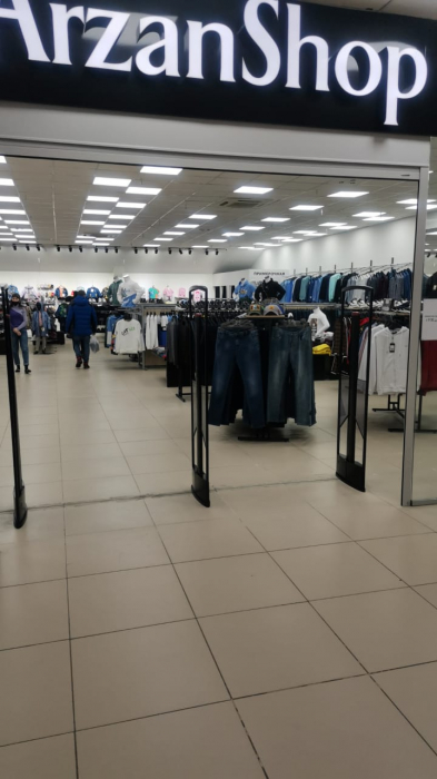 Магазин Arzan Shop, г. Омск, ТЦ АТ-Маркет - проход 280 см0