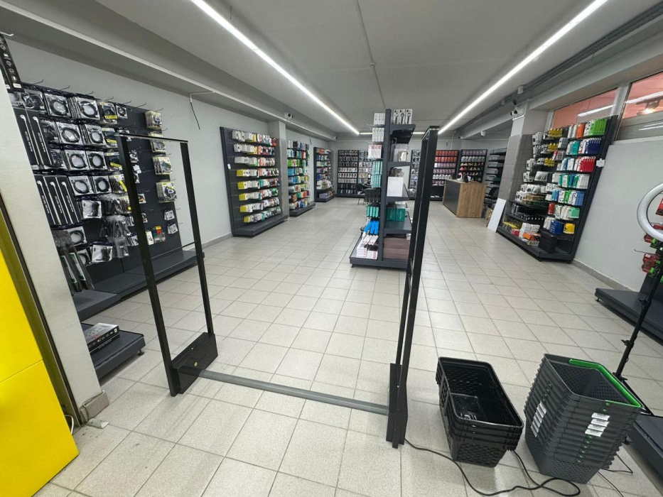 Магазин HOCO, г. Пенза, проспект Строителей 50А - проход 3 метра1