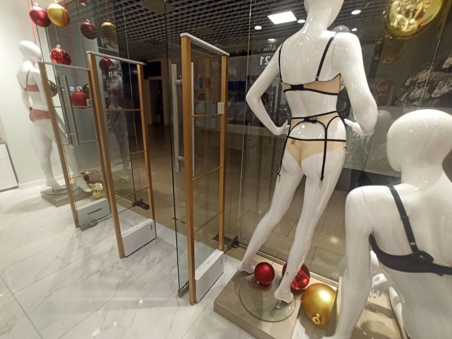 Магазин Милавица, г. Рыбинск, ТРЦ Виконда - проход 180 см1