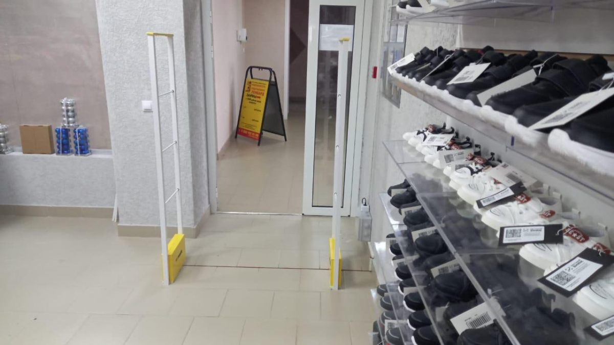 Магазин Фэмэли, п. Чертково, ул. Мичурина 16 - 2 прохода по 140 см1