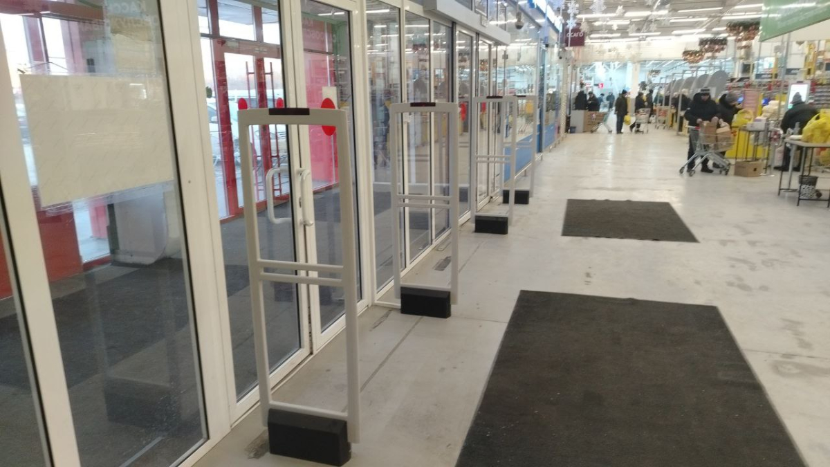 Гипермаркет Абсолют, г. Улан-Удэ, ул. Строителей 17 - 4 прохода по 2 метра5