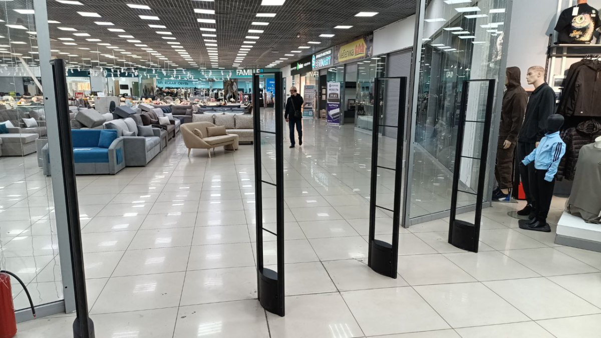 Магазин НАРАЁНЕ, г. Нижнекамск, ТЦ Якорь - проход 360 см2