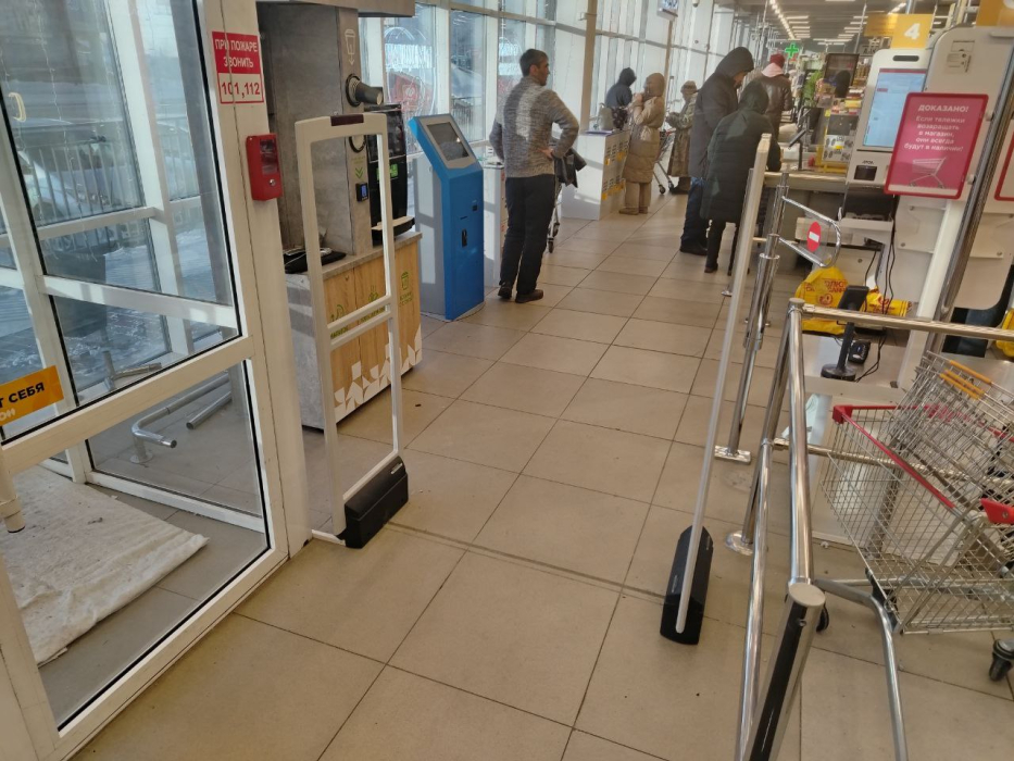 Гипермаркет Абсолют, г. Улан-Удэ, ул. Бабушкина 37А - 2 прохода по 120 см1