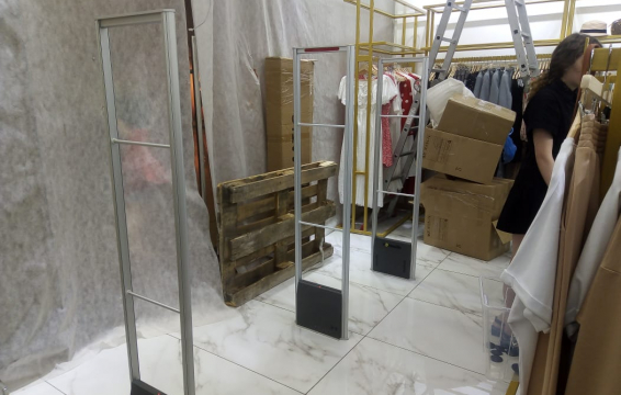 Магазин Svitshop, г. Оренбург, Мегамолл Армада - проход 220 см