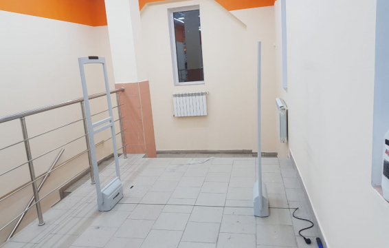Магазин DNS, г. Красноармейск, Московская область - проход 2 метра