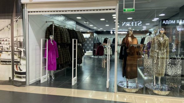 Магазин THE SHUBKA, г. Томск, ТЦ Смайл City - проход 3 метра